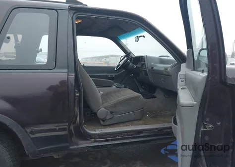 1993 Ford Explorer z USA, uszkodzony, nr VIN 1FMCU24X6PUB85237